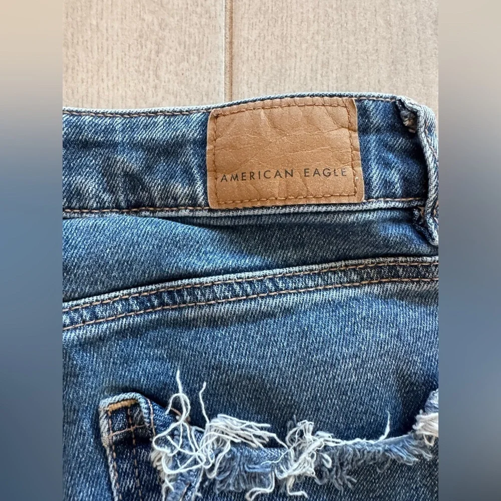American Eagle Outfitters Ripped Blue Denim Jeans, Stretch - Picture 3 of 13